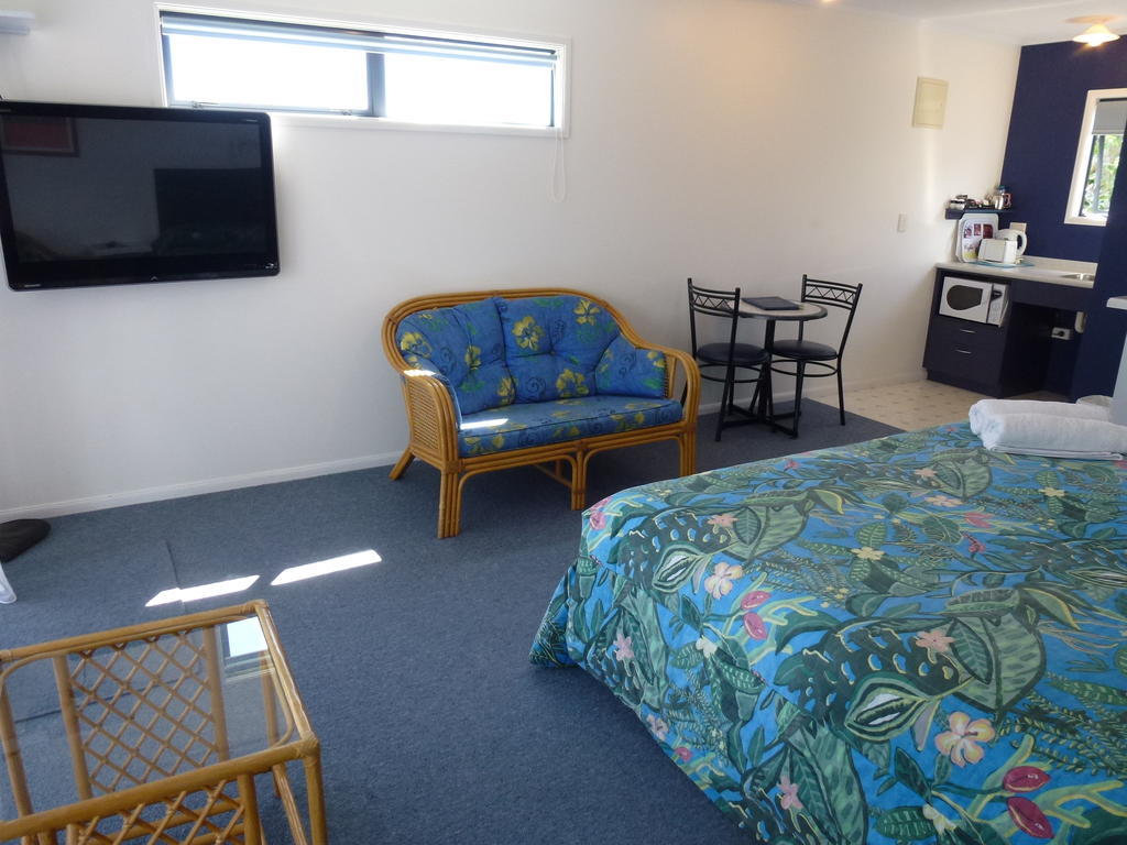 Mana-Nui Motel Whitianga Room photo