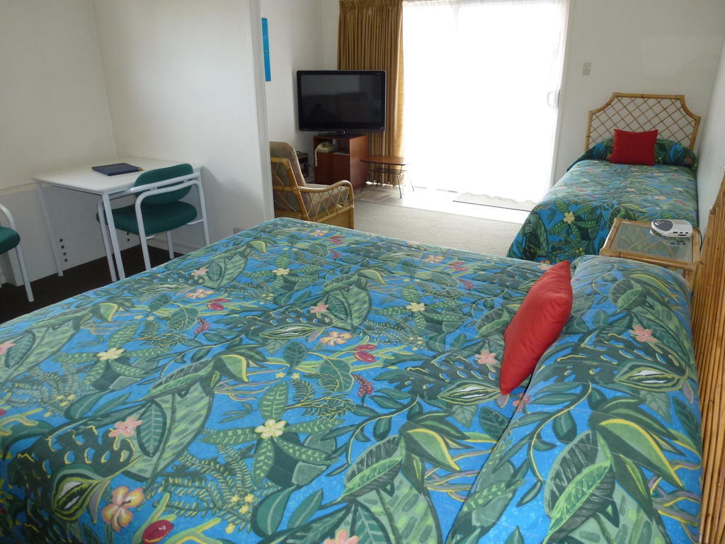 Mana-Nui Motel Whitianga Room photo