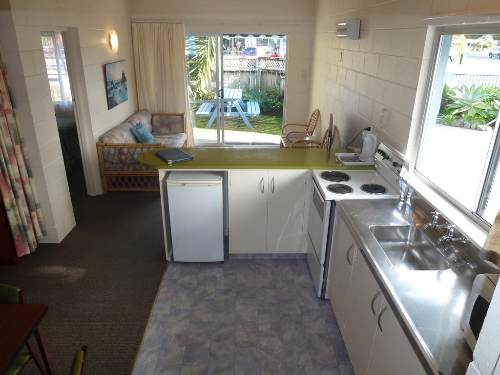 Mana-Nui Motel Whitianga Room photo