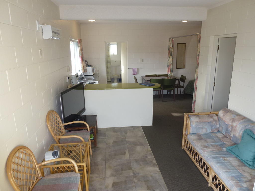 Mana-Nui Motel Whitianga Room photo